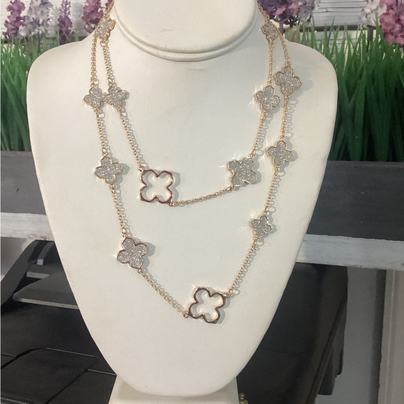 Kiki statement necklaces - Picture 4 of 7